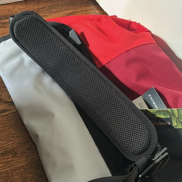 🌸 Timbuk2 Classic Messenger Diablo in medium - Picture 11 of 11